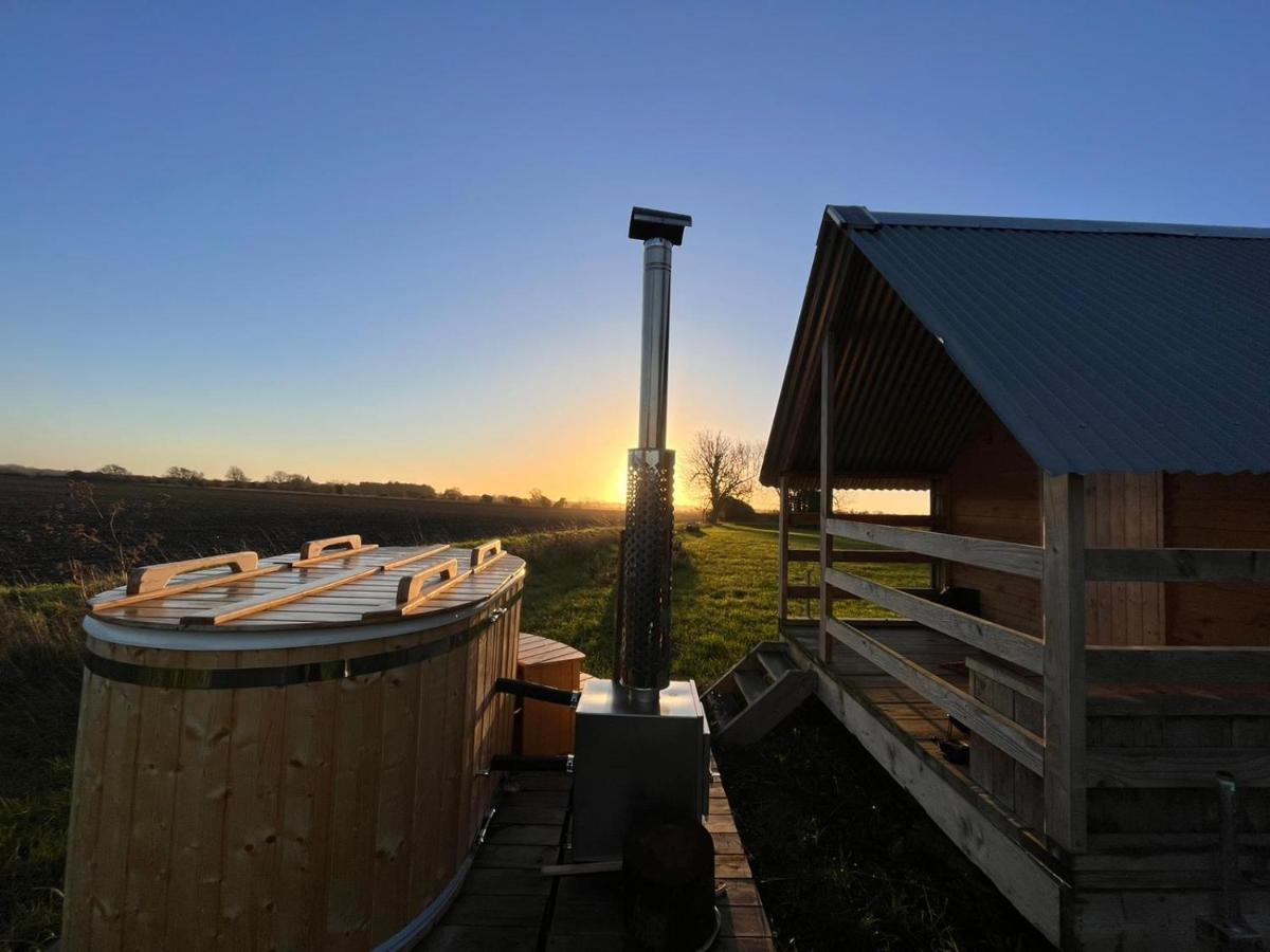 Fen Meadows Glamping - Luxury Cabins And Bell Tents Cambridge  Exterior photo