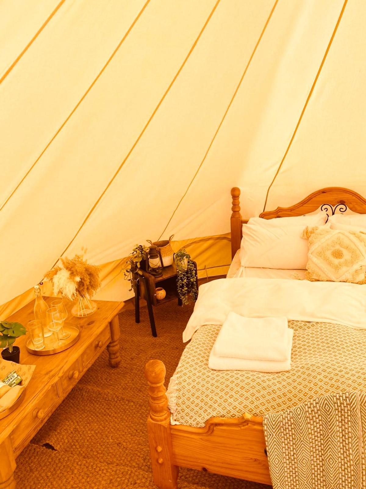 Fen Meadows Glamping - Luxury Cabins And Bell Tents Cambridge  Exterior photo